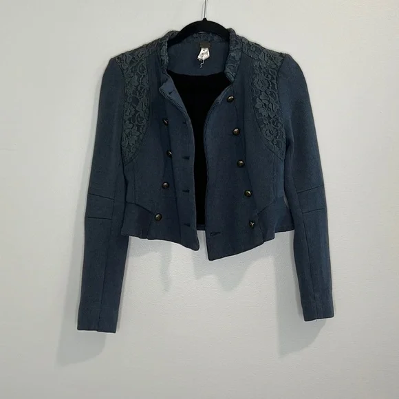 WE THE FREE Free People Navy Blue Military Lace detail Crop Jacket size 2 - Picture 4 of 16